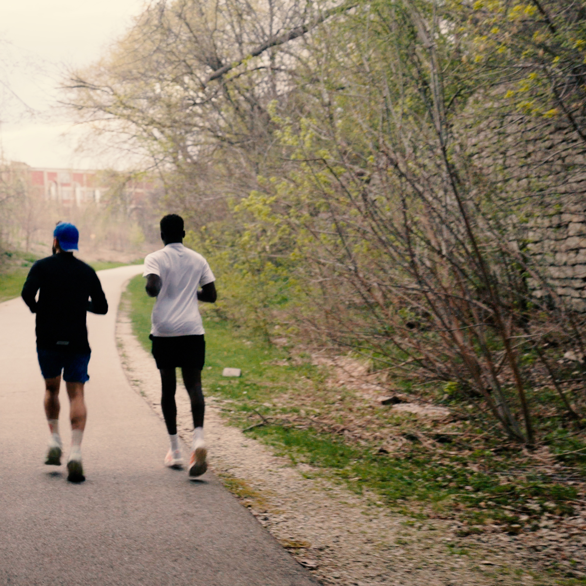 Run club on the Oak Leaf Trail